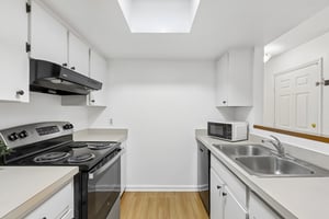NW 33rd Pl-S3009-015.jpg