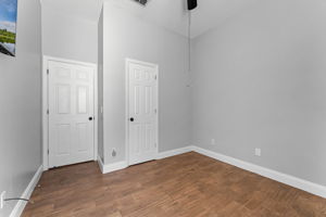  Photo 31
