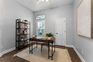 Bedroom/Office