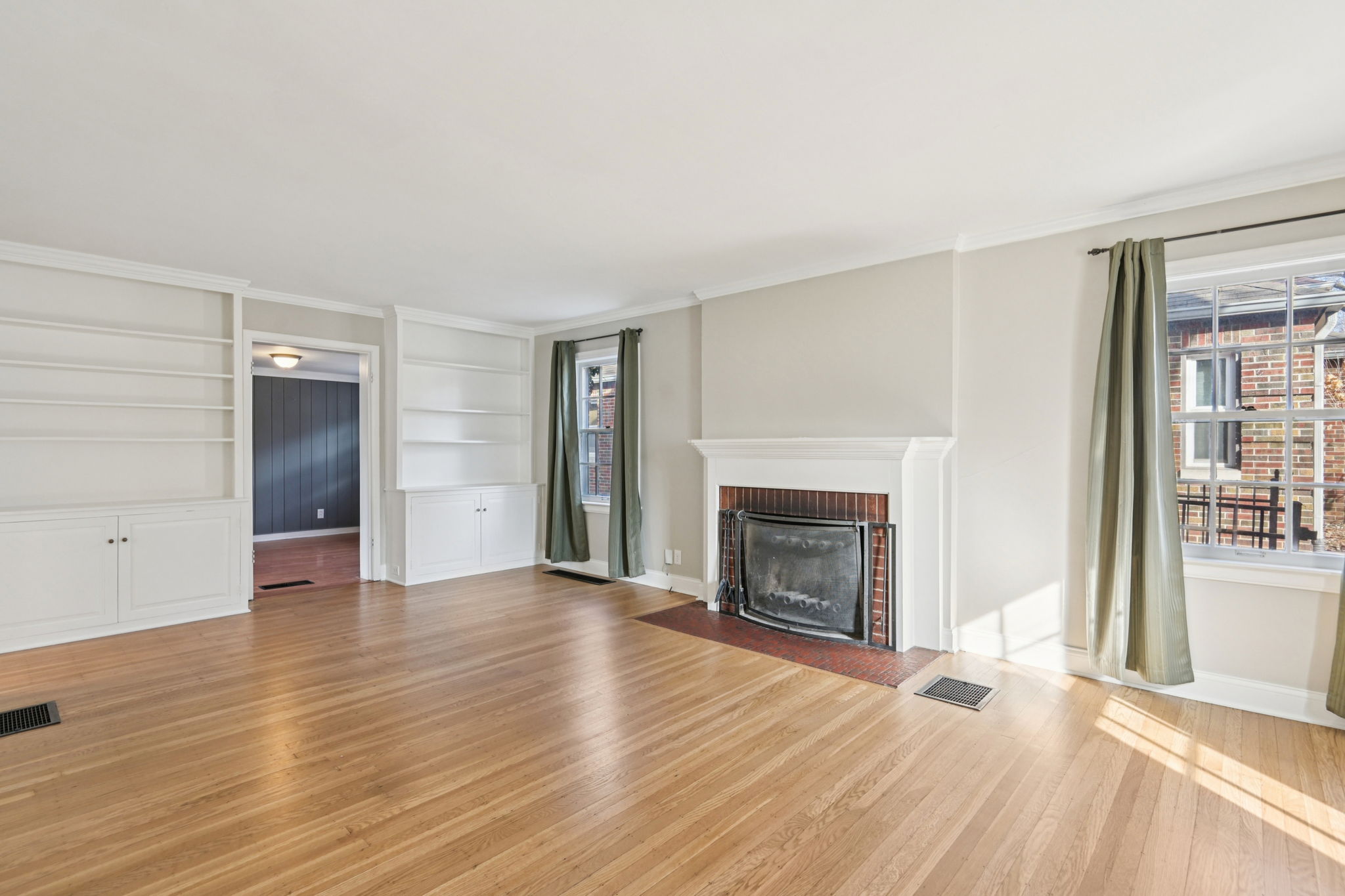 N Capitol Ave-S2502-014