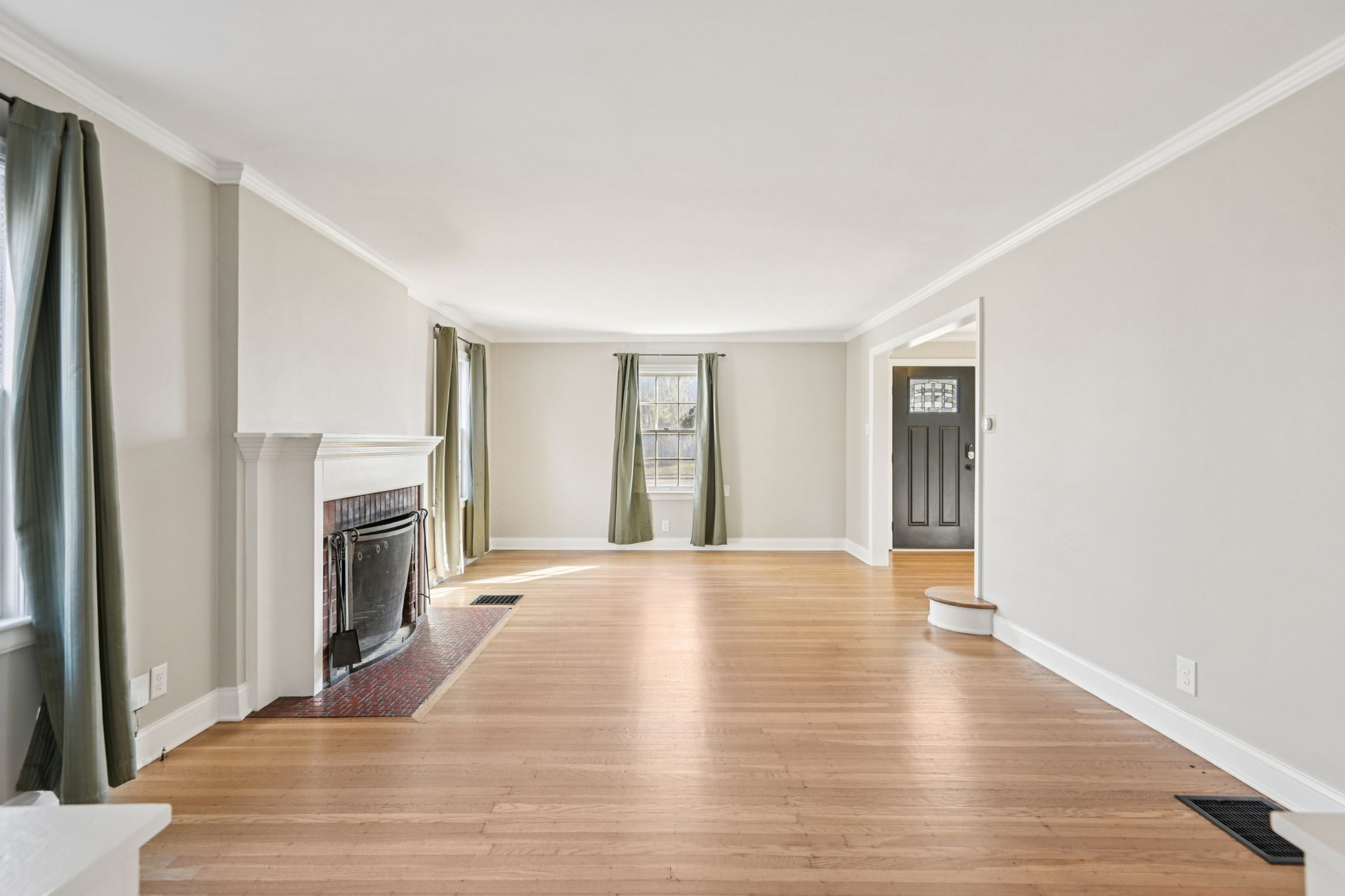 N Capitol Ave-S2502-018