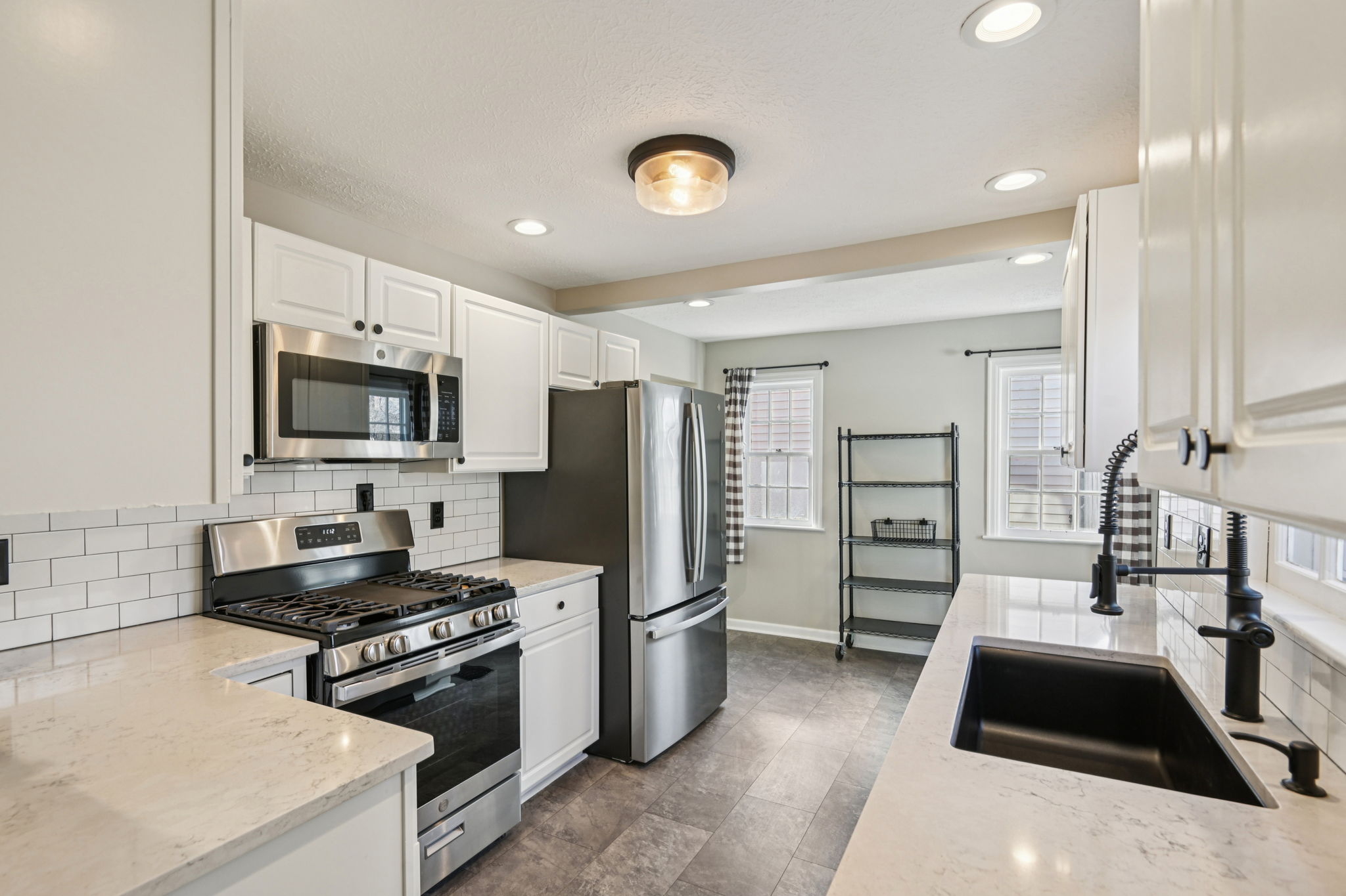 N Capitol Ave-S2502-021