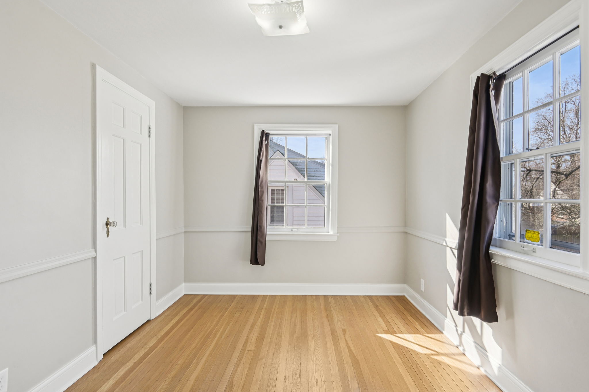 N Capitol Ave-S2502-034