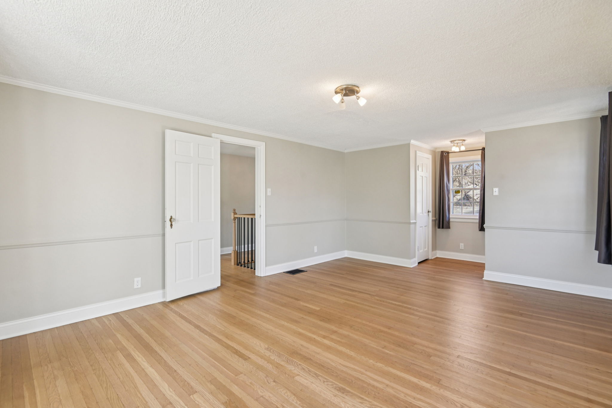 N Capitol Ave-S2502-040