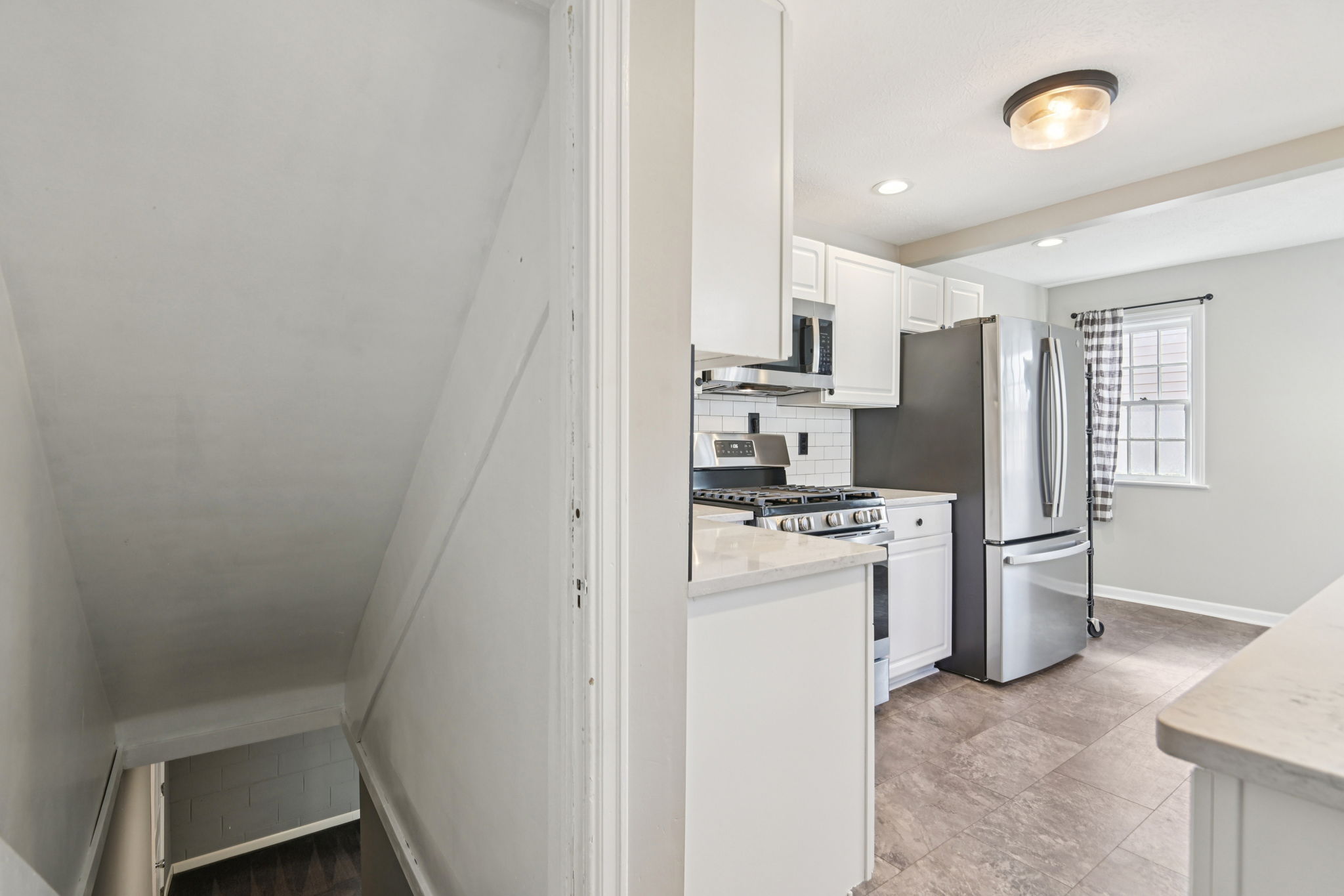 N Capitol Ave-S2502-046