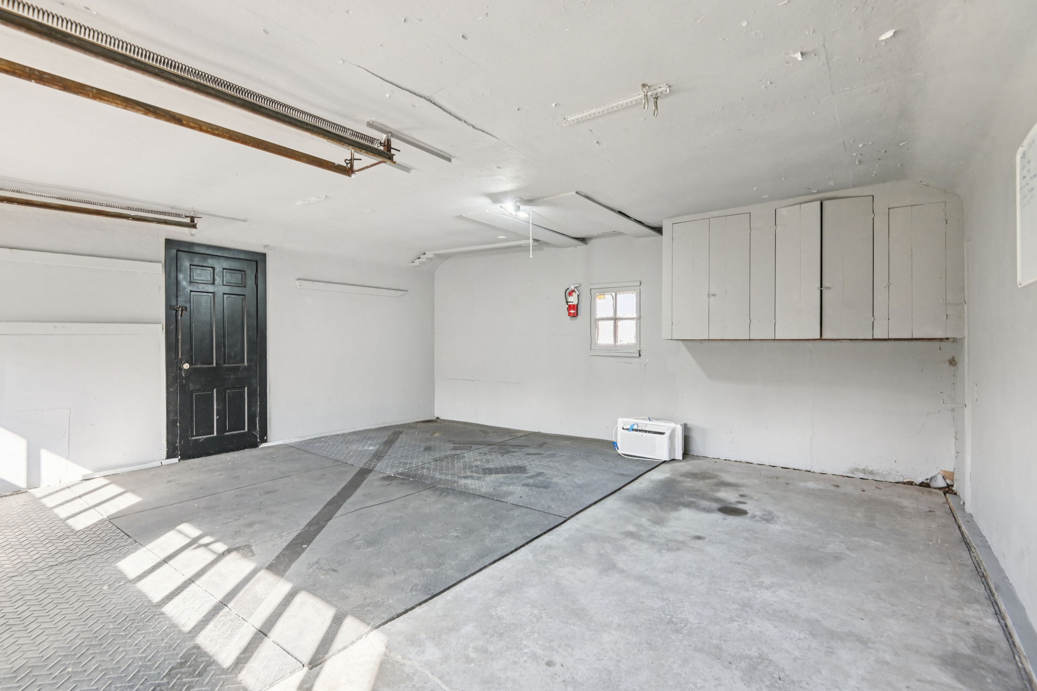 N Capitol Ave-S2502-052