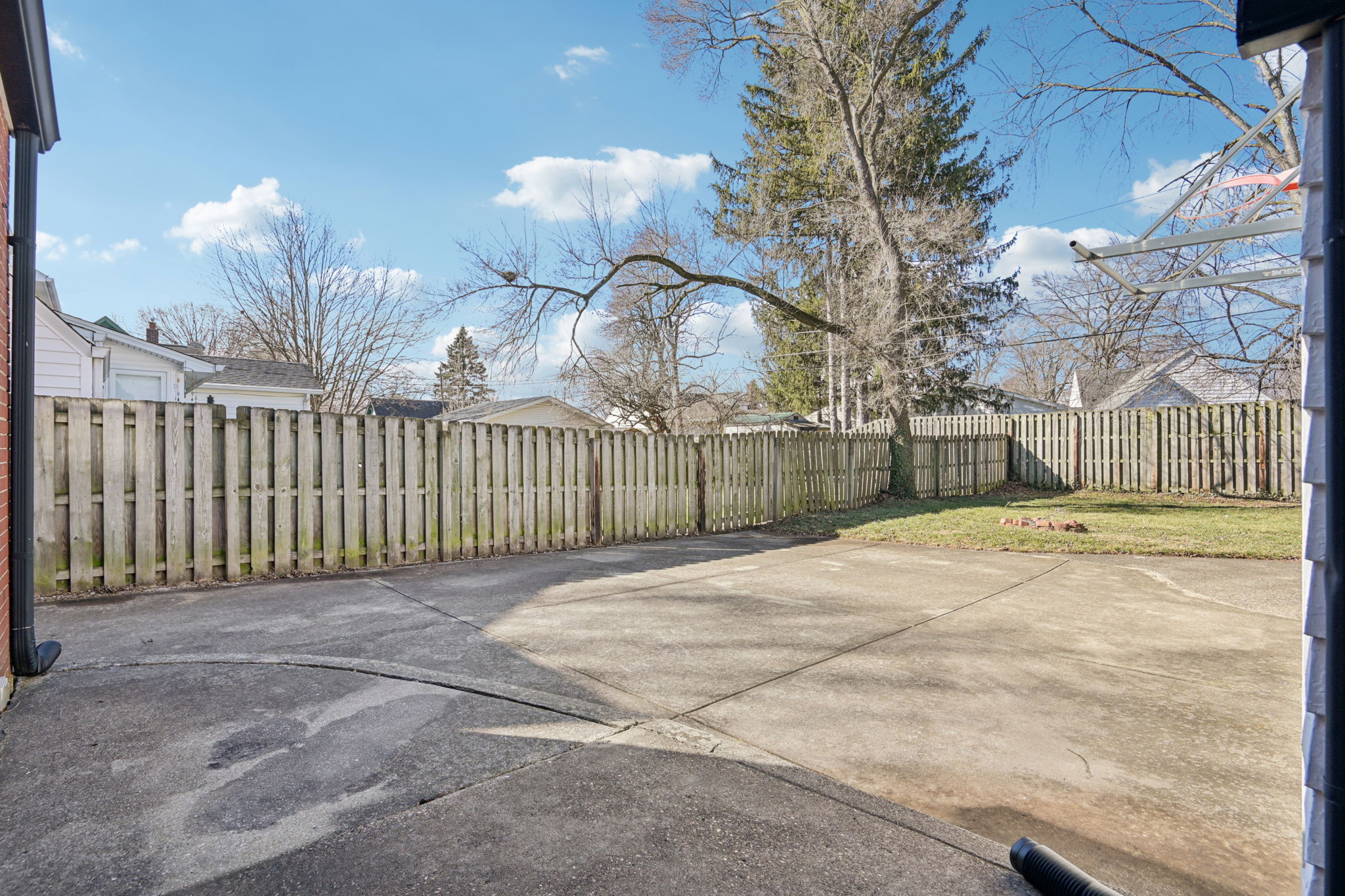 N Capitol Ave-S2502-057