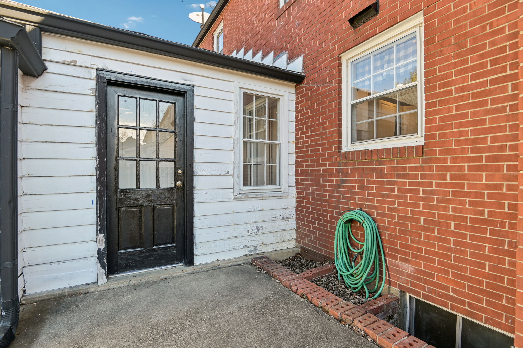 N Capitol Ave-S2502-058