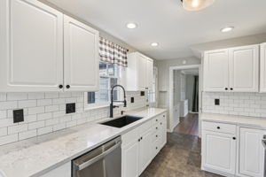 N Capitol Ave-S2502-024