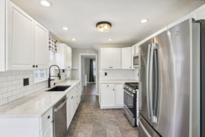 N Capitol Ave-S2502-025