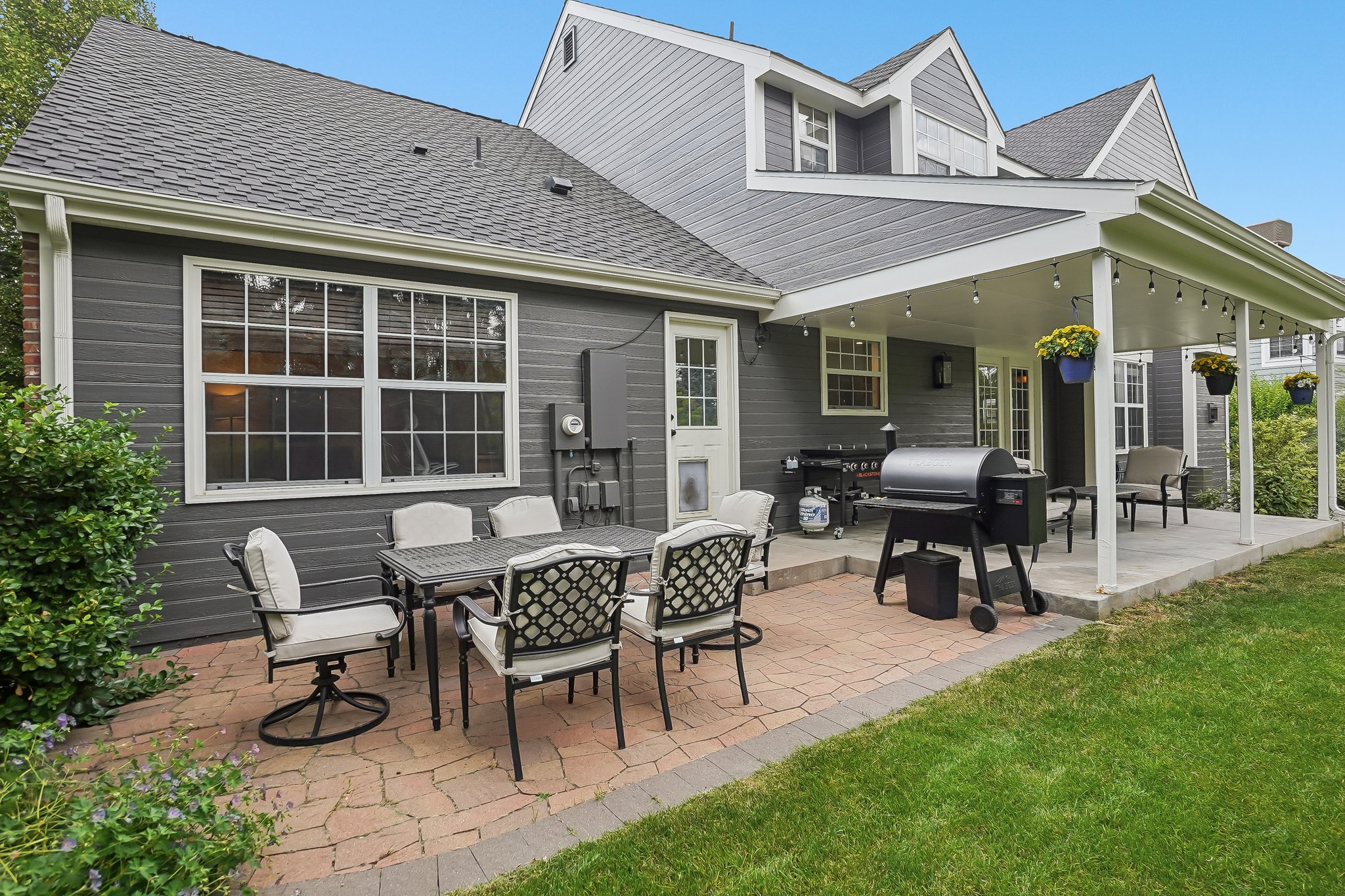 S Everett Way-S2106-052.jpg