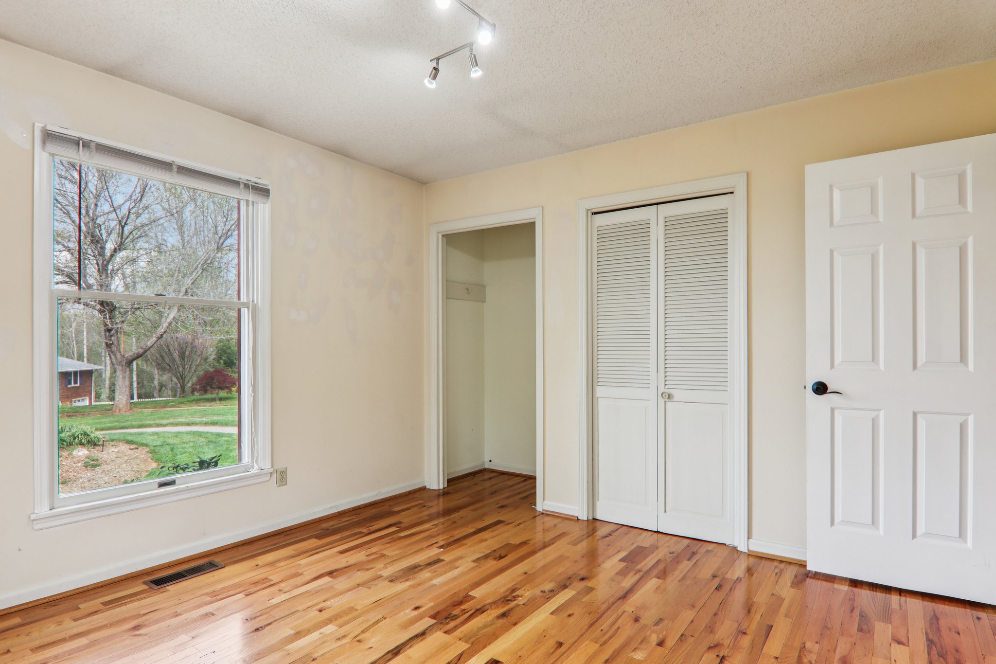 Bluebird Ridge-S0404-030.jpg