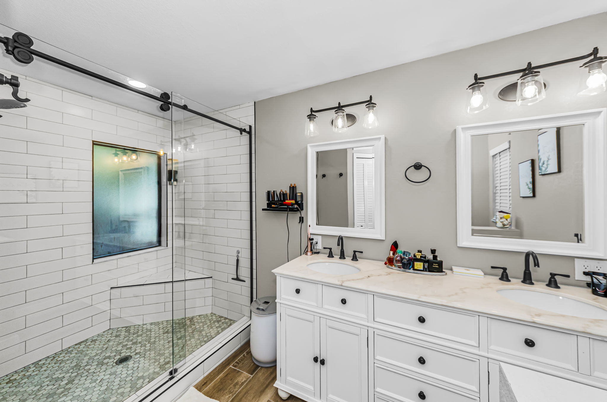 Primary Bathroom1a