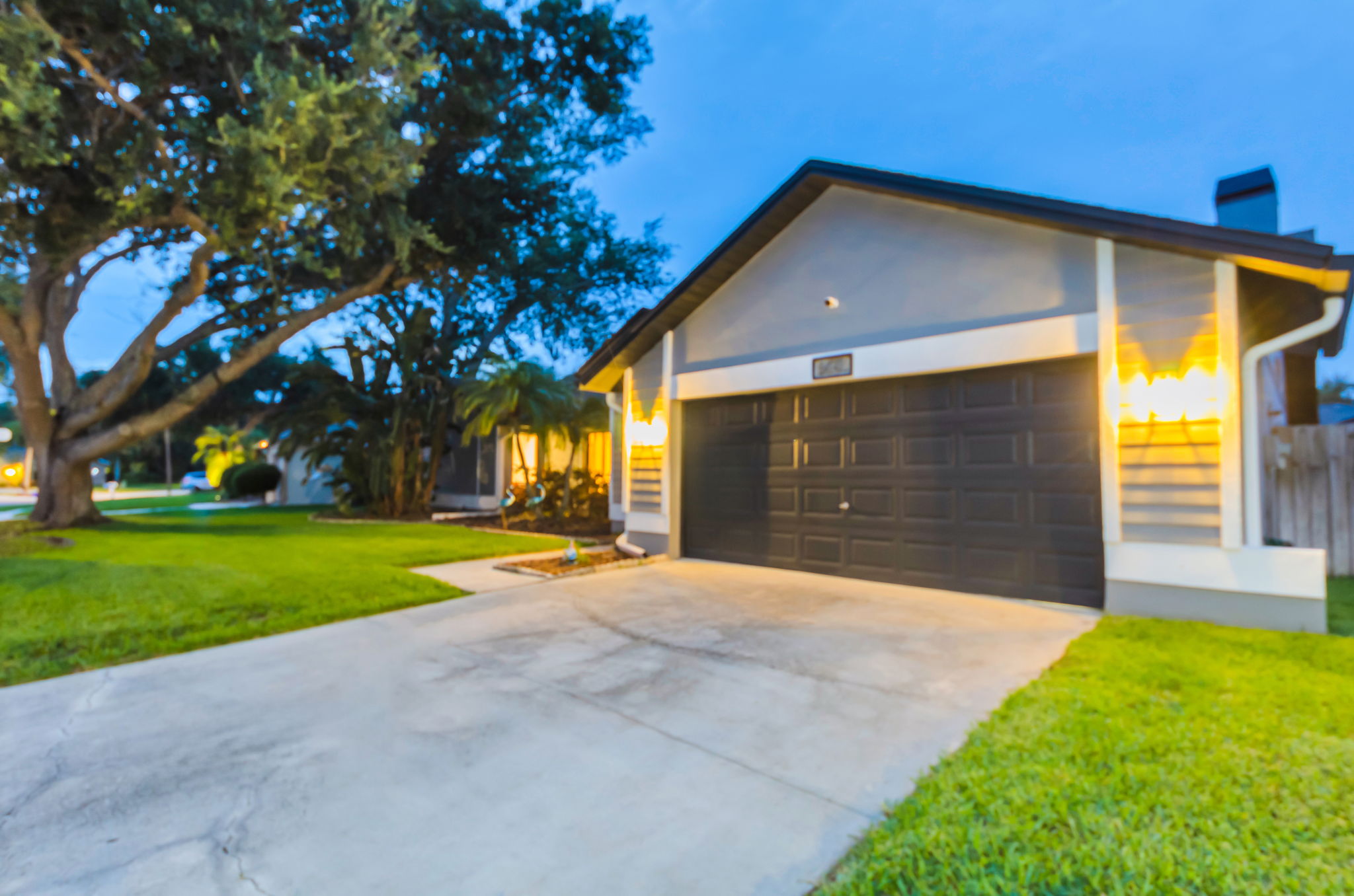 Front Exterior25