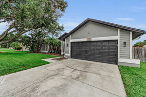 Front Exterior5