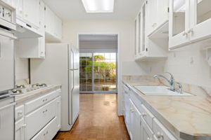 10 - Kitchen