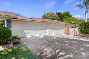 03 - 3-Car Garage