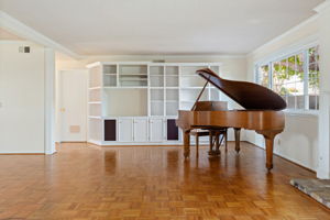 05 - Living Room