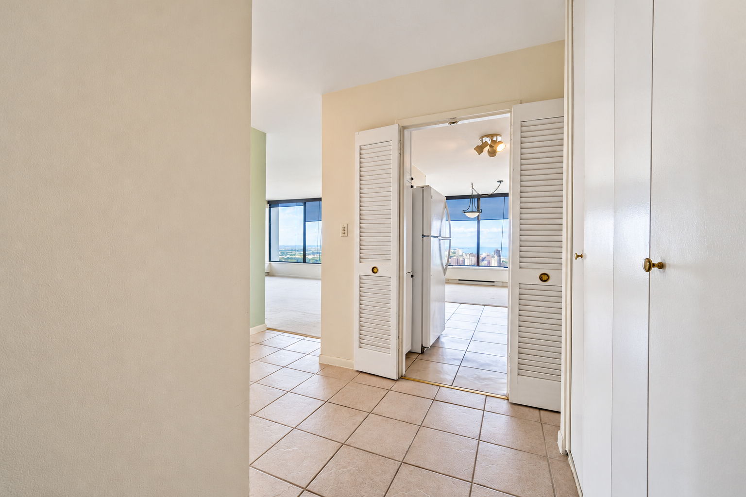 Entry toward kitchen/living