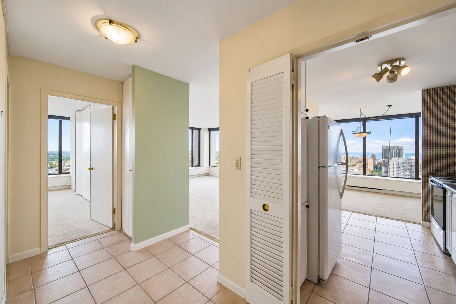 Entry/kitchen transition