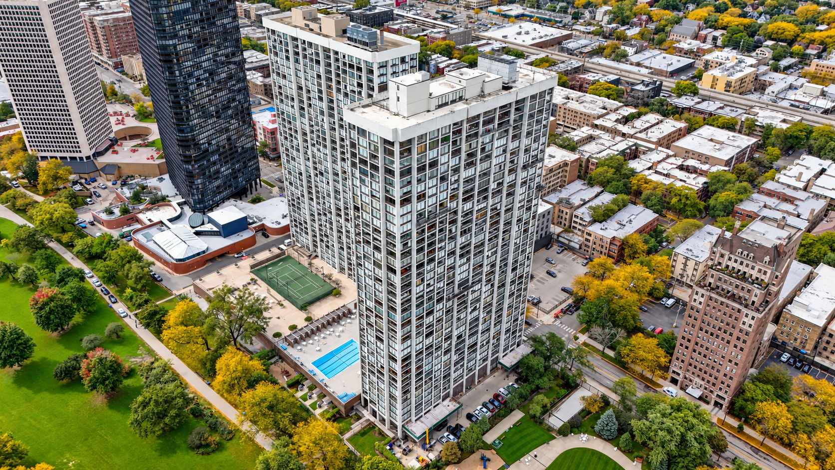 Lakefront and neighboring buildings context