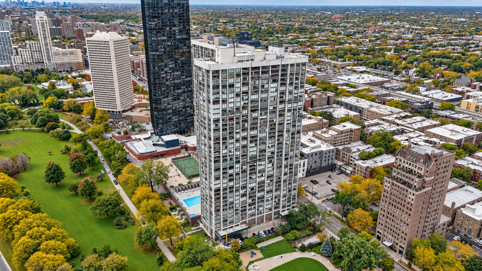 Lakefront and neighboring buildings context