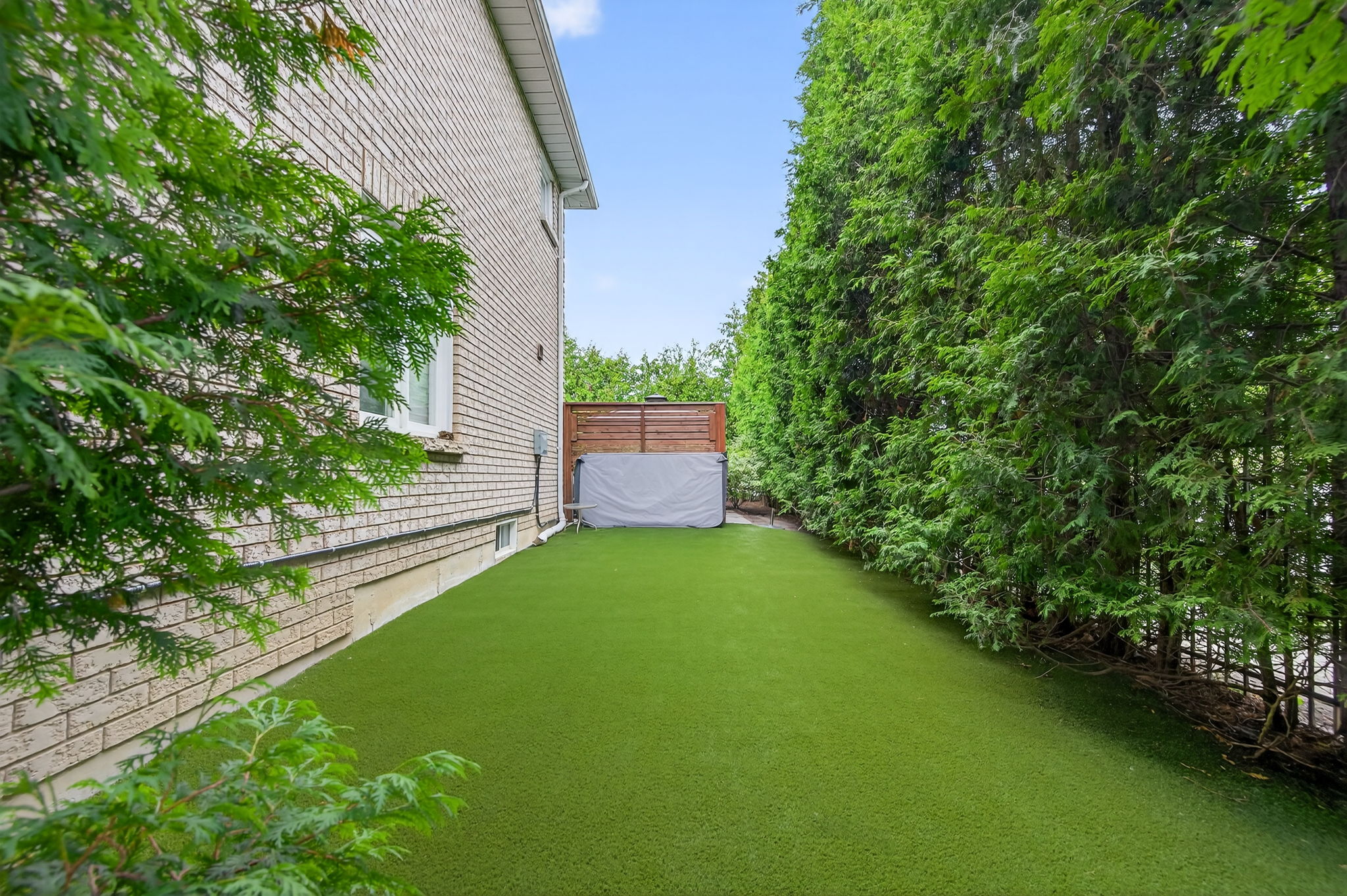 545 Highcliffe Dr Vaughan, ON L4J 8L3
