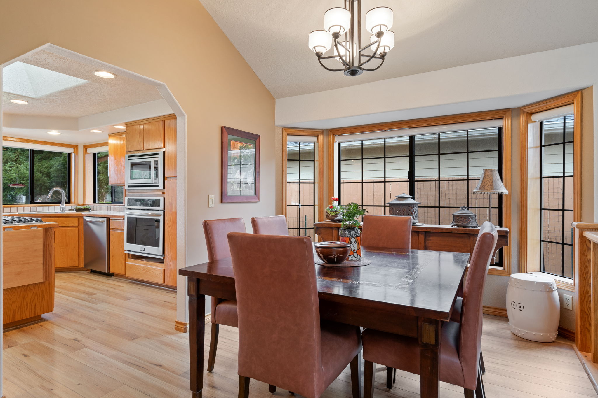 Beautiful McNary Estates Golf Course Home! Brite Room LLC