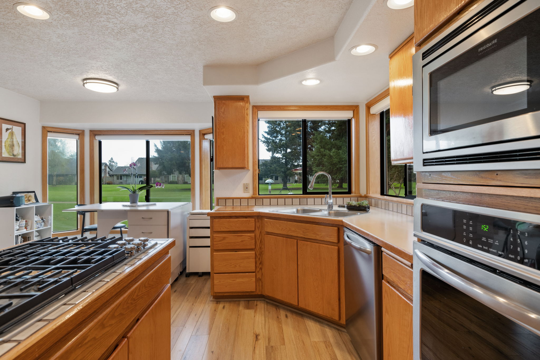 Beautiful McNary Estates Golf Course Home! Brite Room LLC