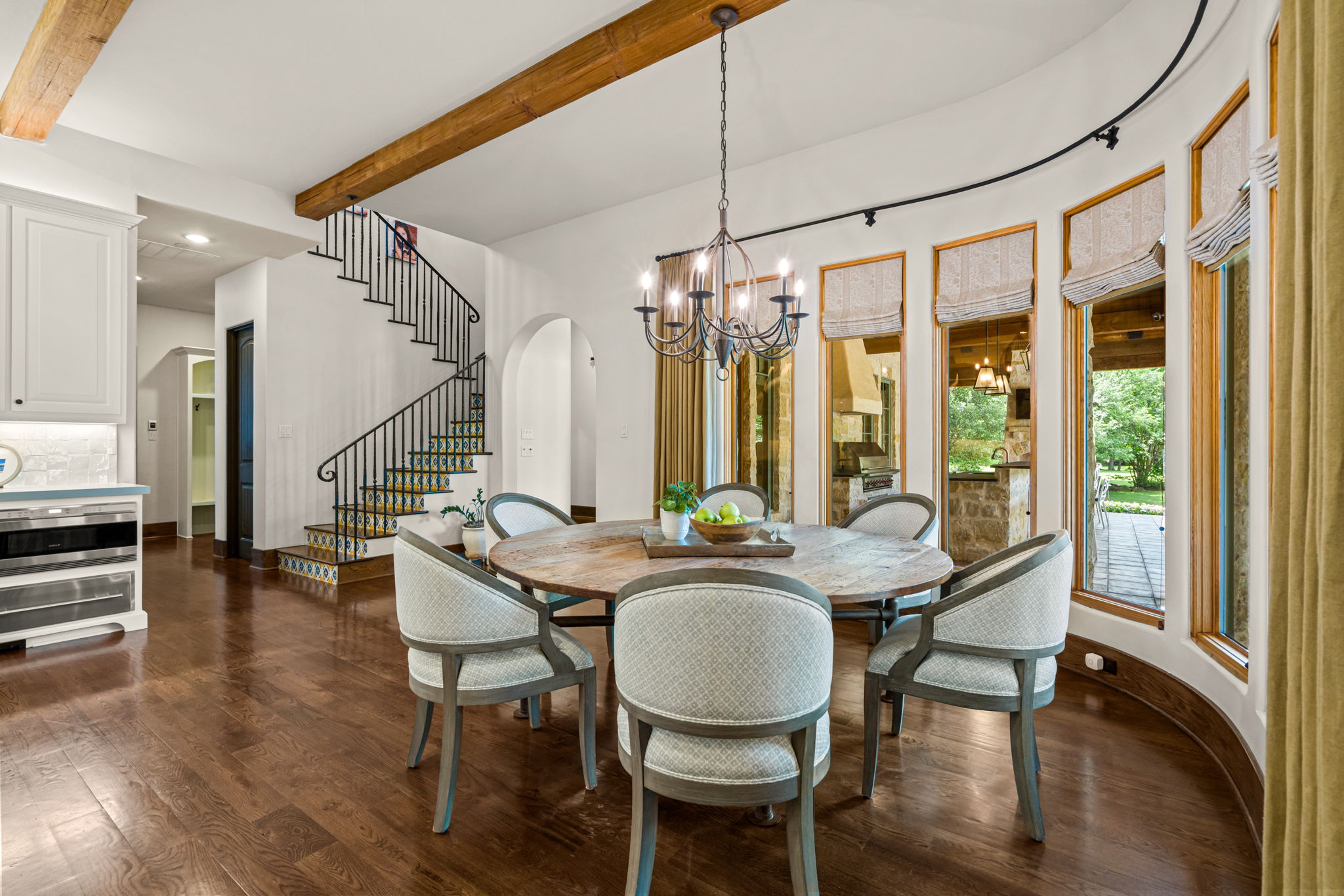 Casual Dining Area