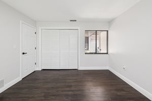 Westlake Blvd-S1007-031.jpg