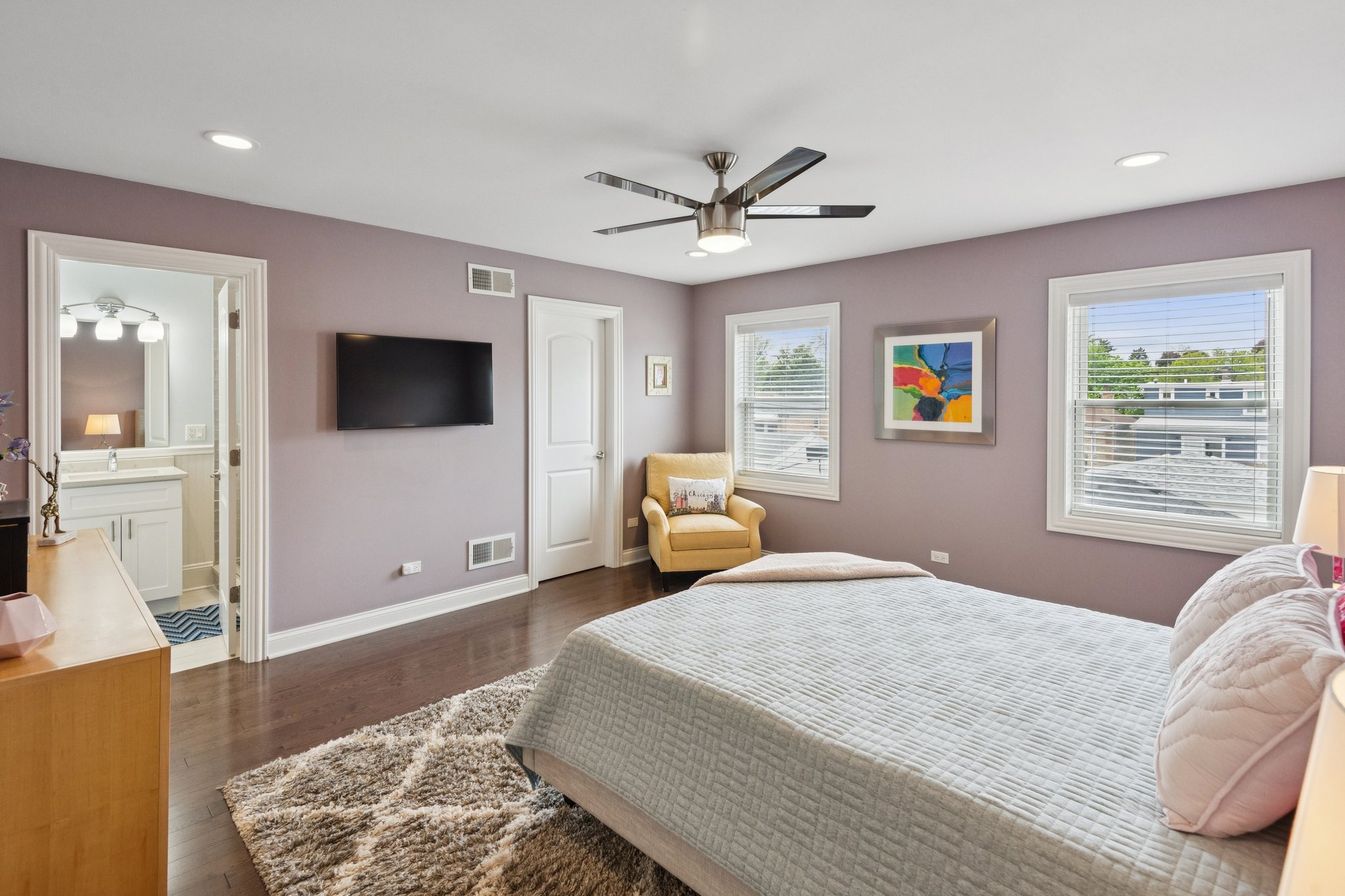 5450 N Natoma Ave_007.jpg