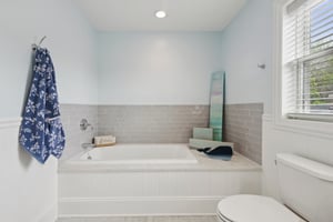 5450 N Natoma Ave_012.jpg