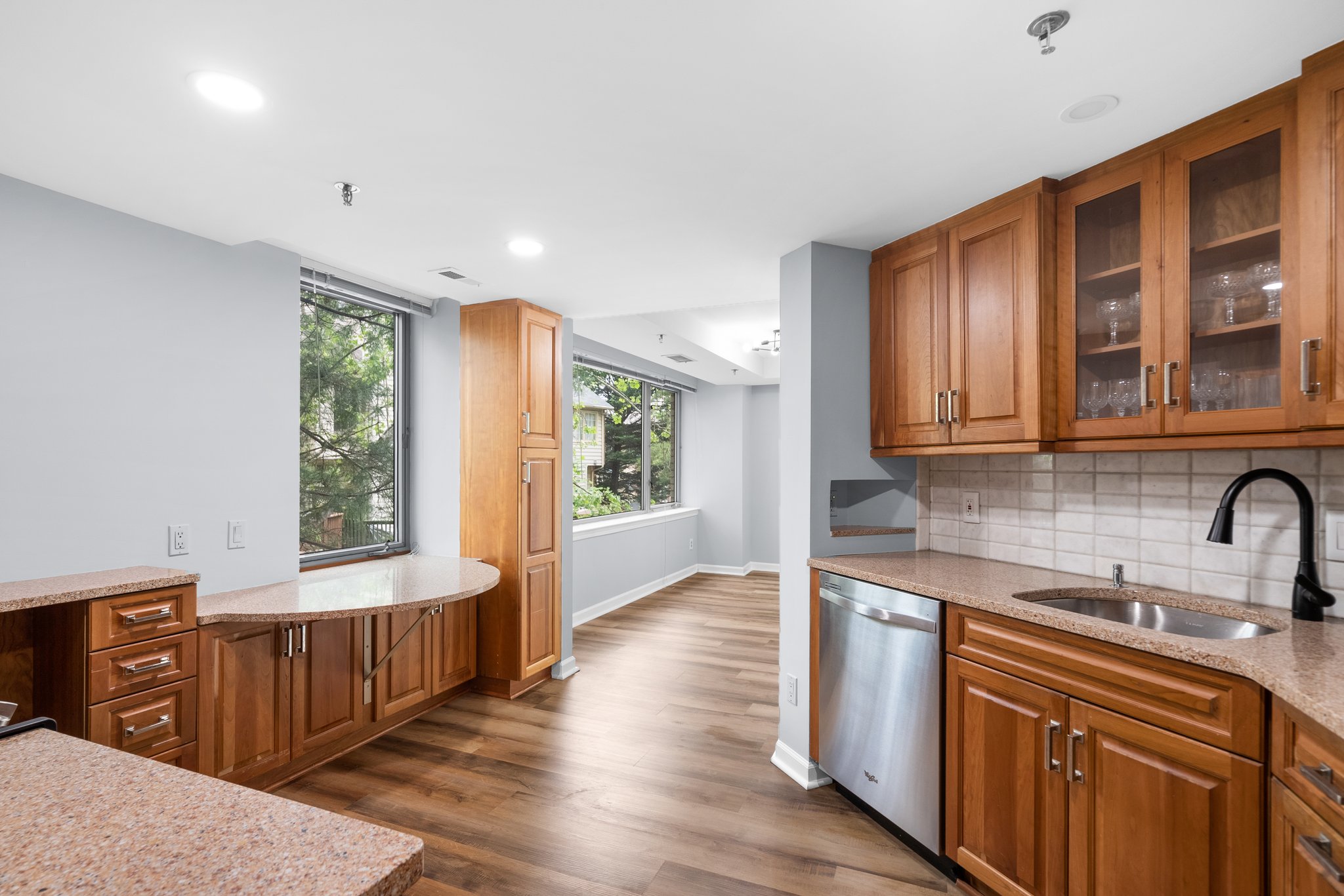 Kitchen/Eating Area