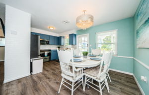 Kitchen Eat-In 1