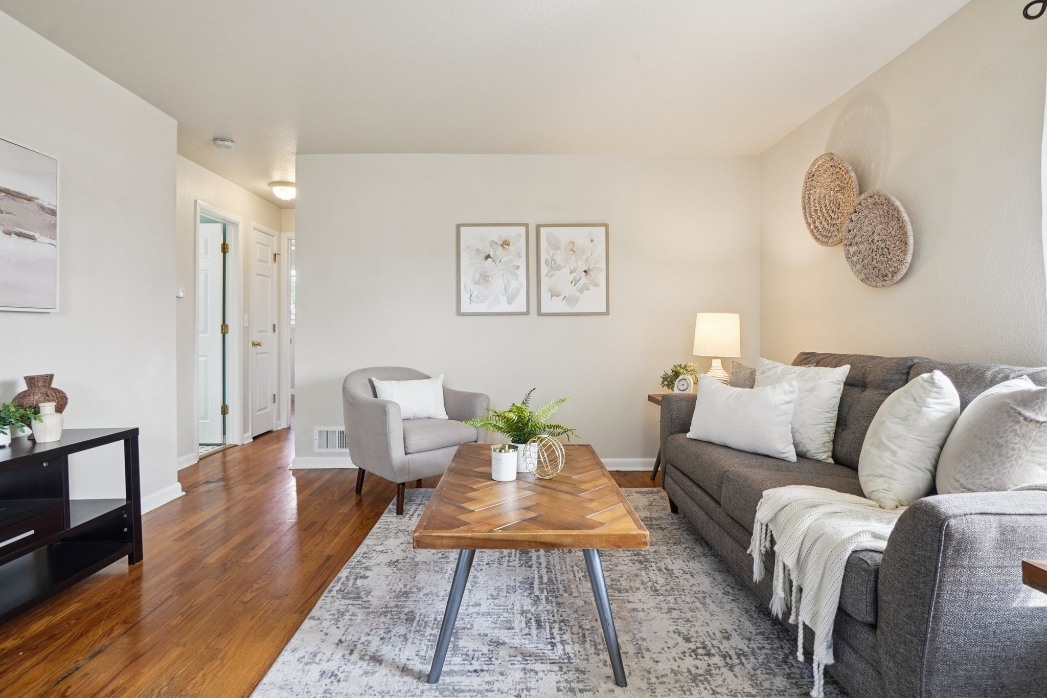 5457 E 36th Ave-S0704-006.jpg