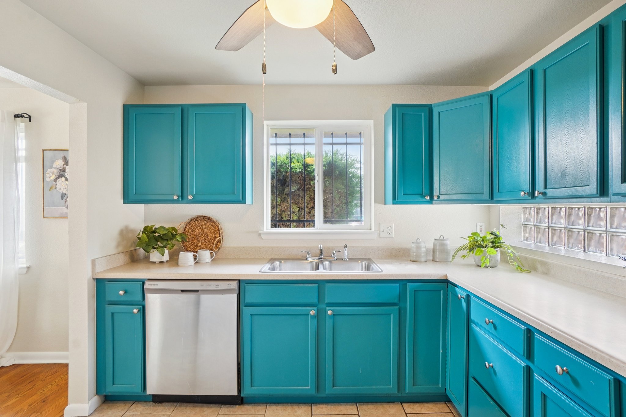 5457 E 36th Ave-S0704-011.jpg