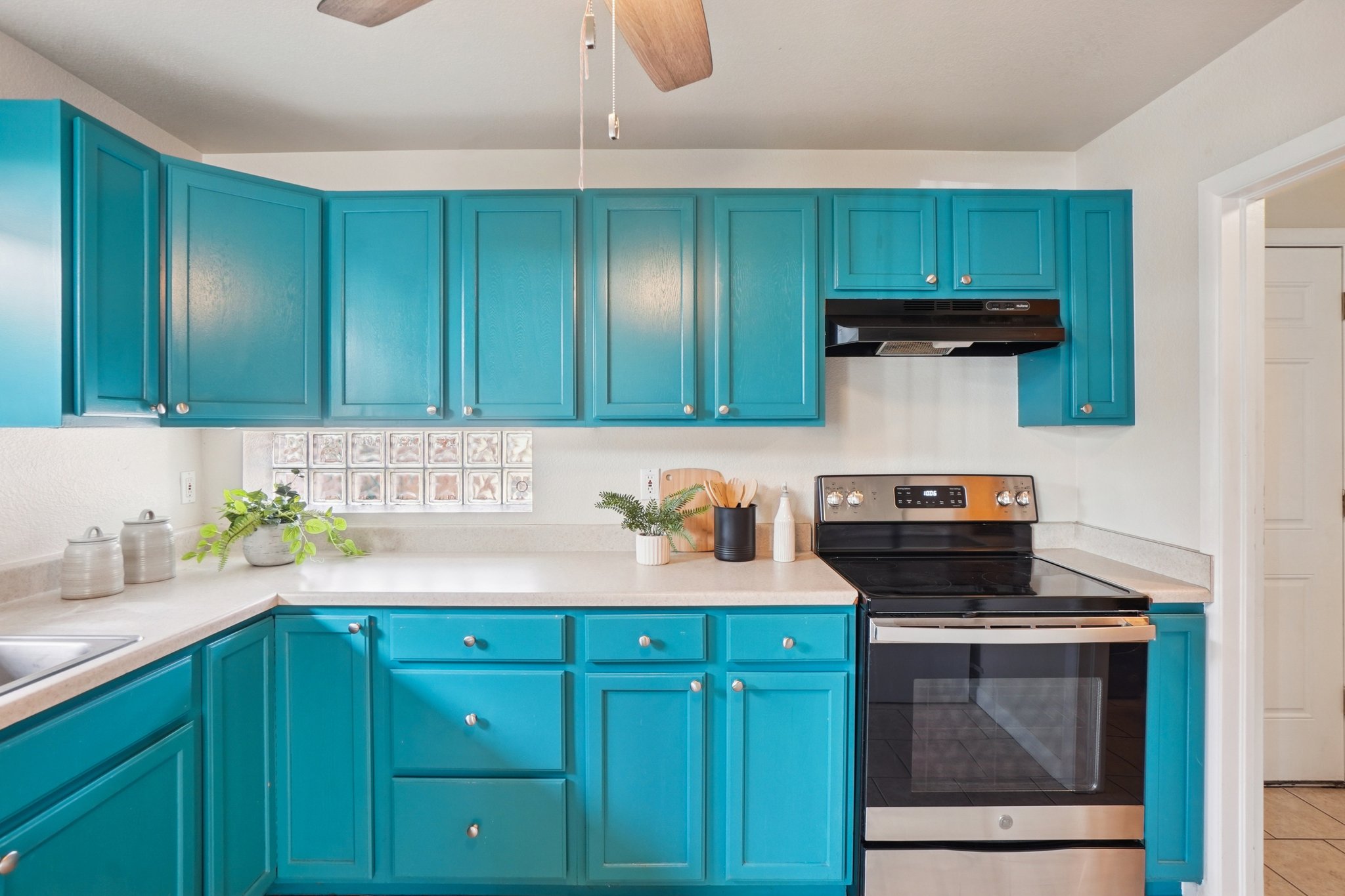 5457 E 36th Ave-S0704-013.jpg