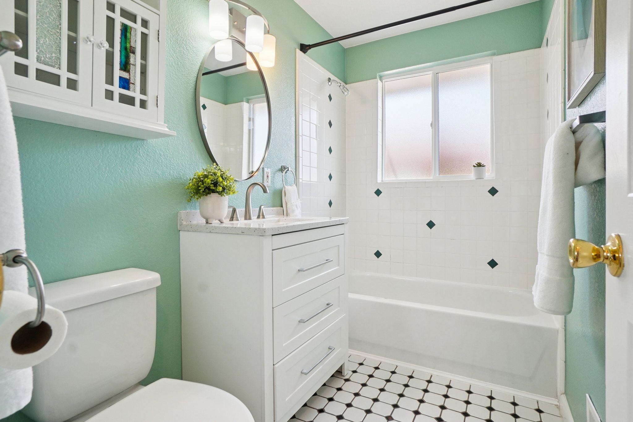 5457 E 36th Ave-S0704-015.jpg