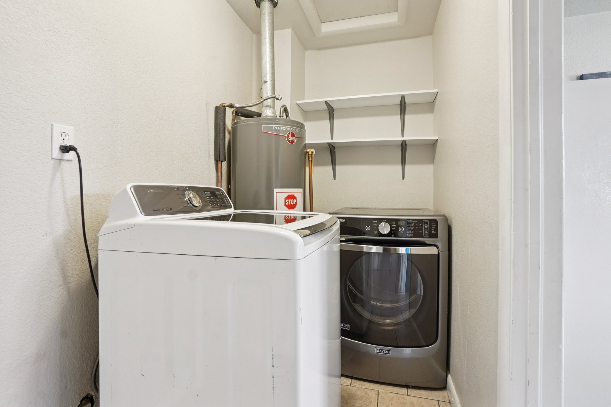 5457 E 36th Ave-S0704-020.jpg