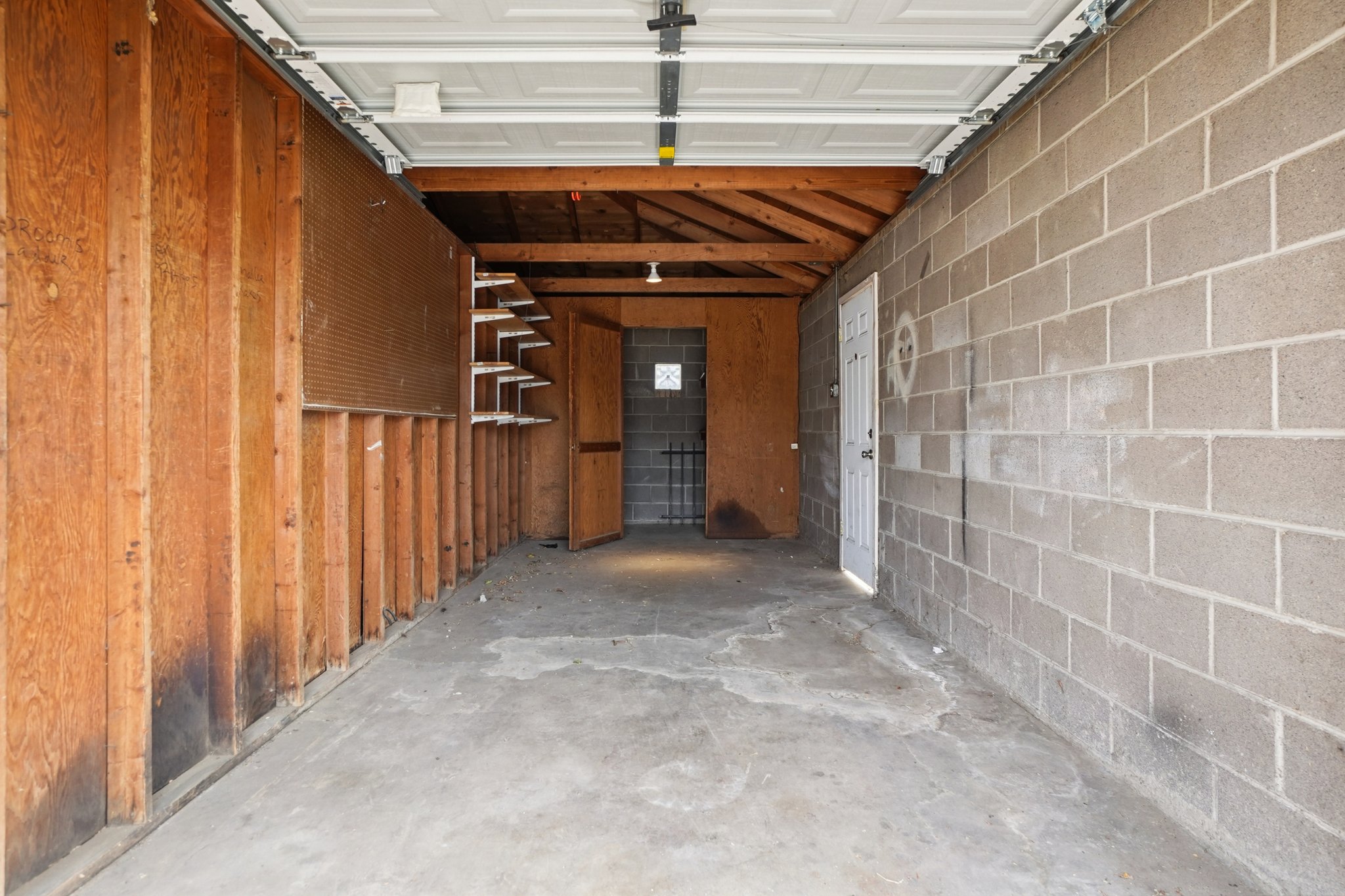 5457 E 36th Ave-S0704-021.jpg