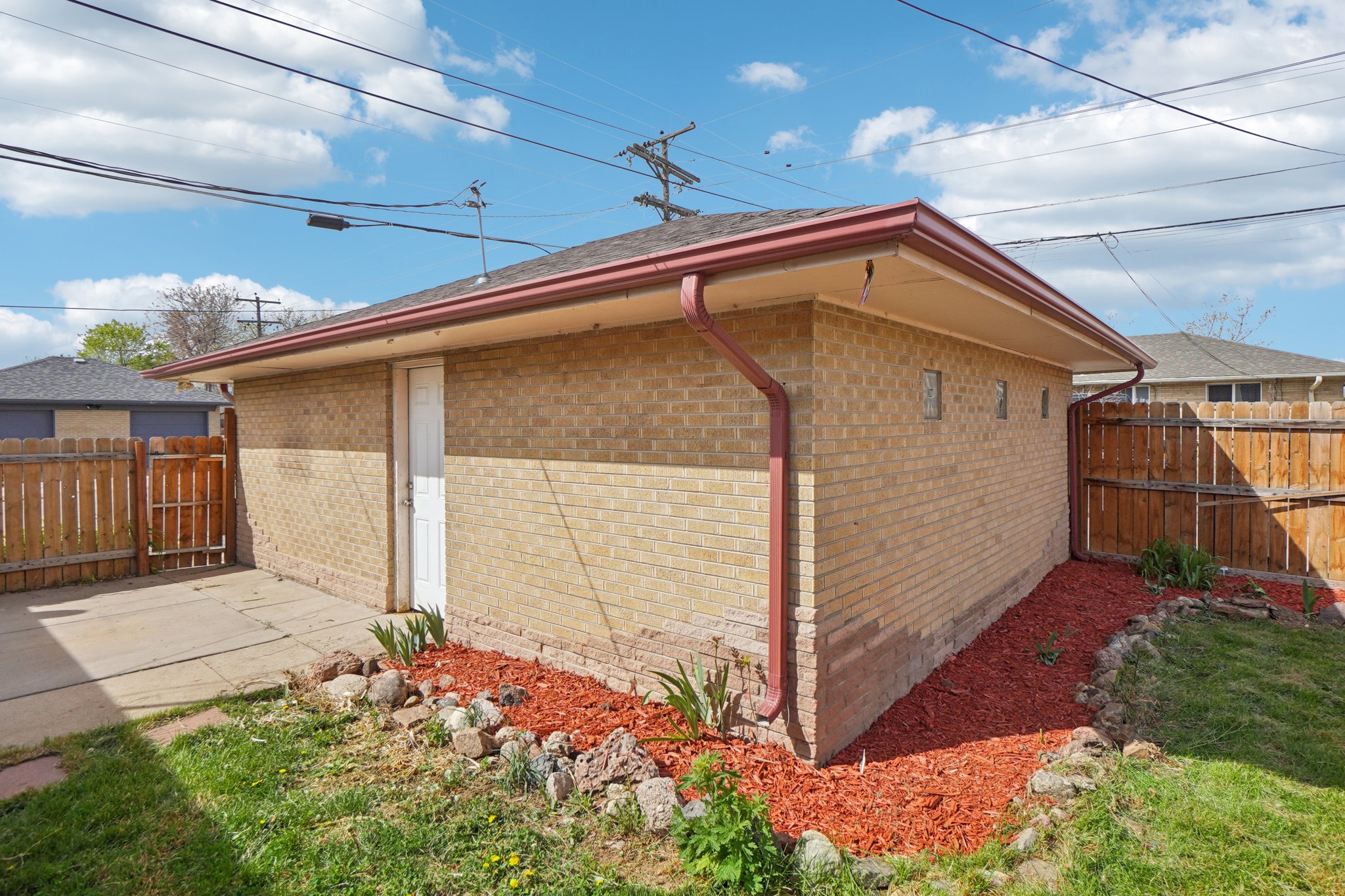 5457 E 36th Ave-S0704-026.jpg