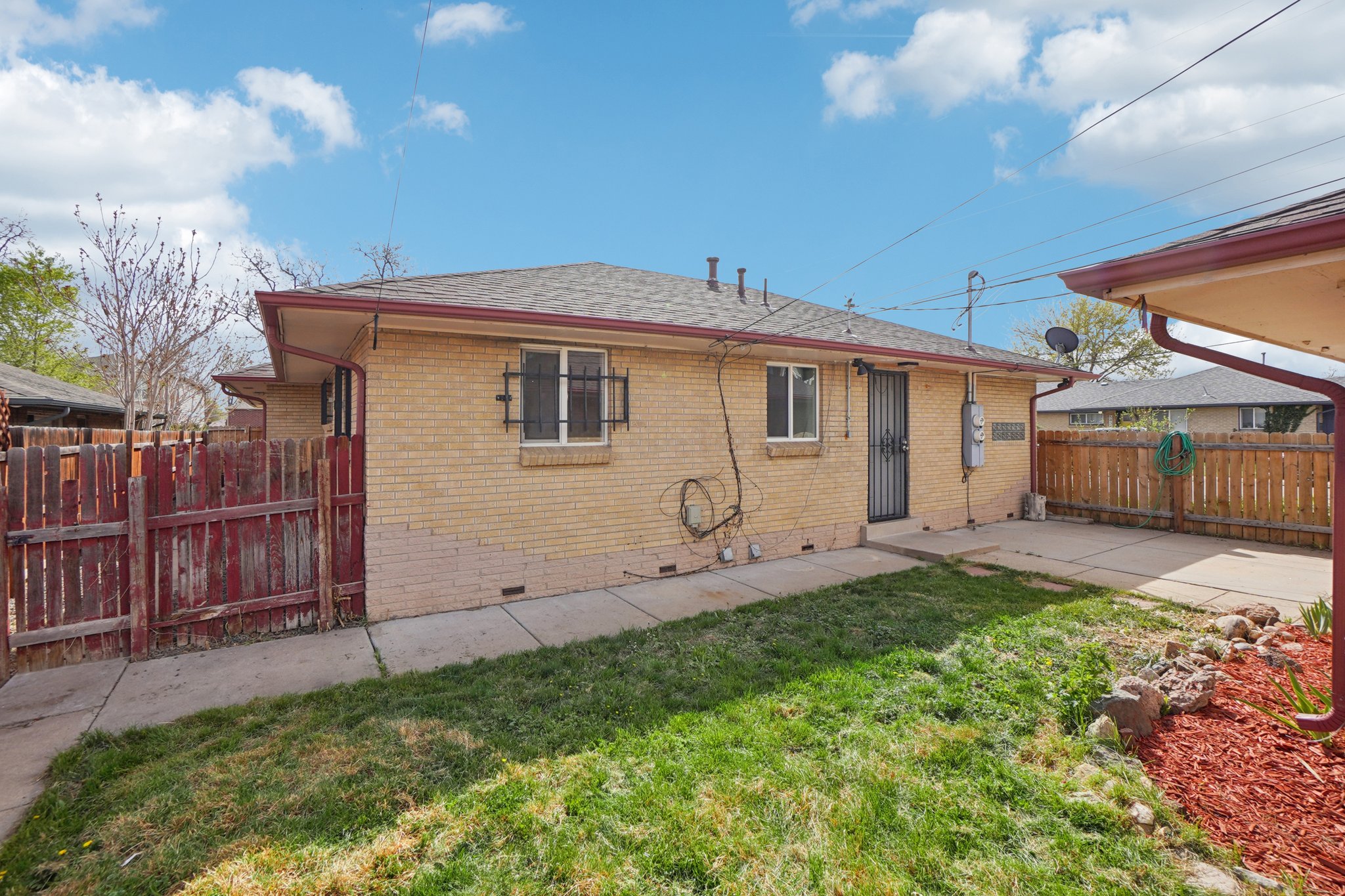 5457 E 36th Ave-S0704-028.jpg