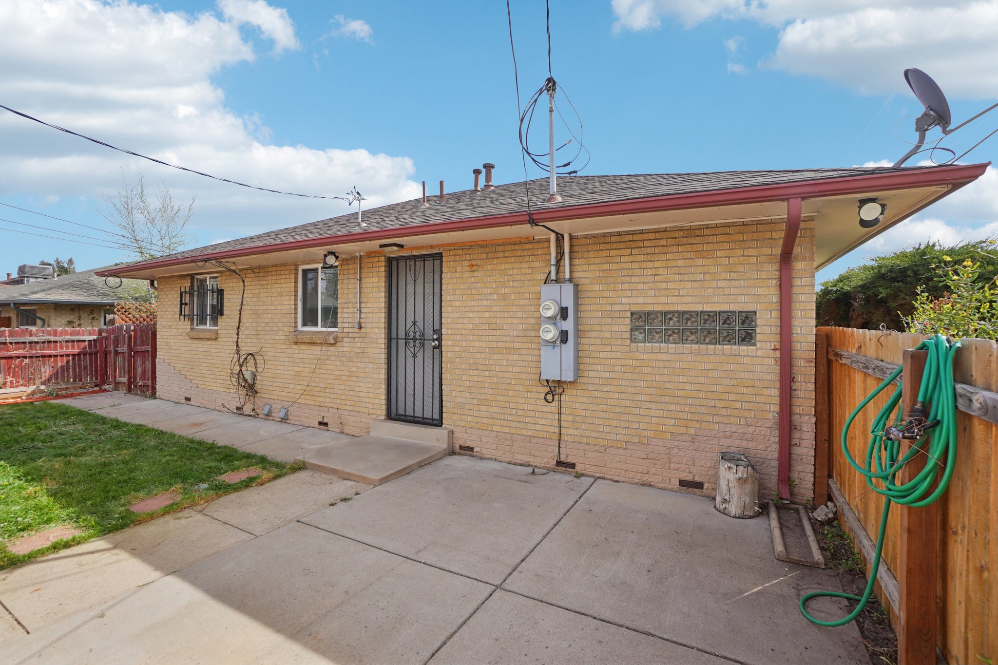 5457 E 36th Ave-S0704-029.jpg