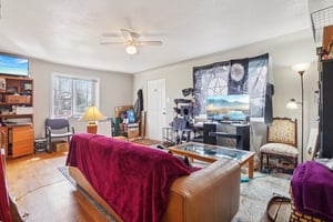 5455 E 36th Ave-S0704-005.jpg