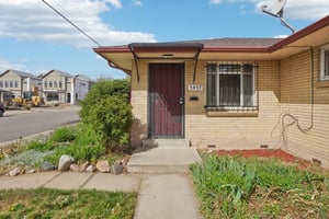 5457 E 36th Ave-S0704-004.jpg