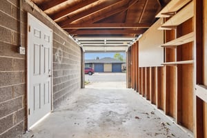 5457 E 36th Ave-S0704-022.jpg