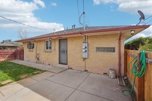 5457 E 36th Ave-S0704-029.jpg