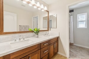 White Oak Ln-S2102-033.jpg