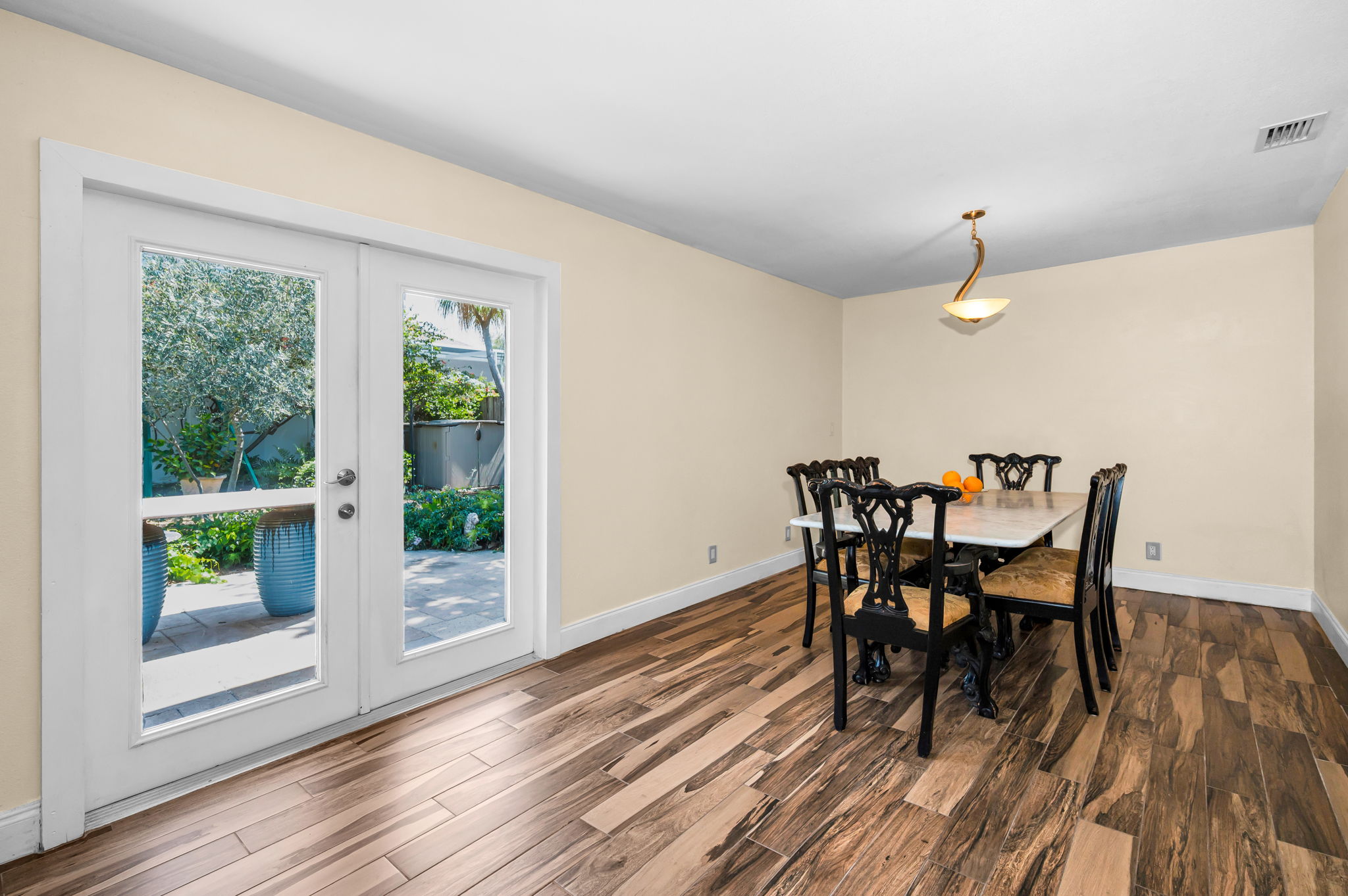 Dining Room53